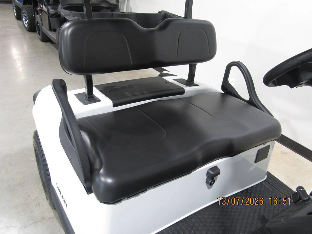 2027 E-Z-GO Valor Stock golf cart photo 7