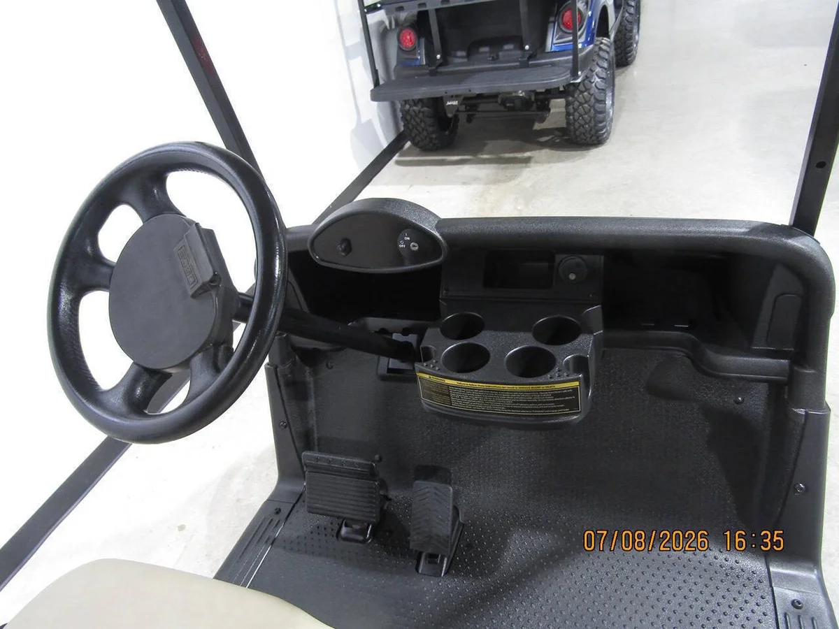 2018 E-Z-GO RXV Custon 4-Seater golf cart photo 11