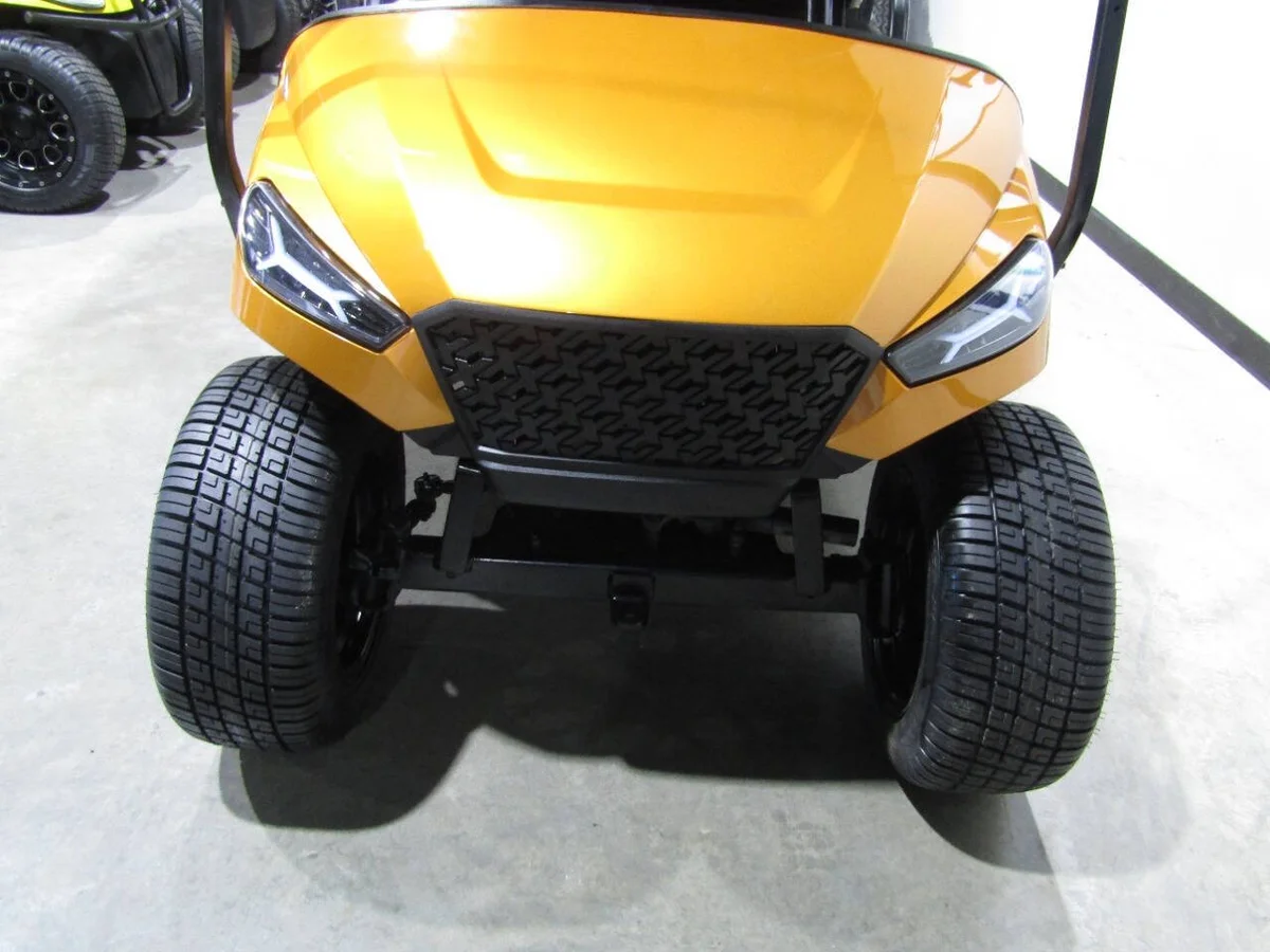 2020 E-Z-GO Storm Gas golf cart Custom 4-Seater photo 5