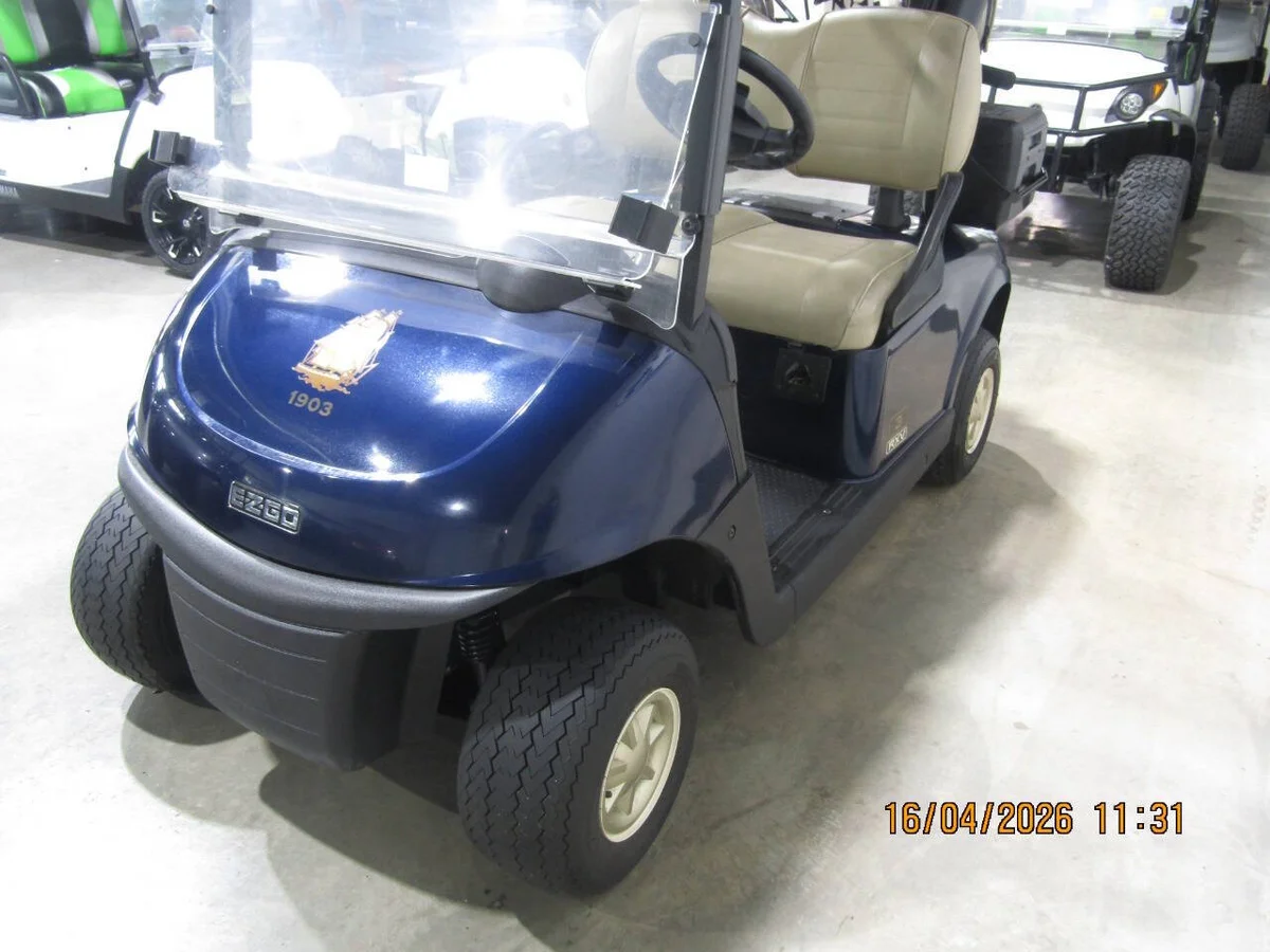 2020 E-Z-GO RXV Stock photo 3