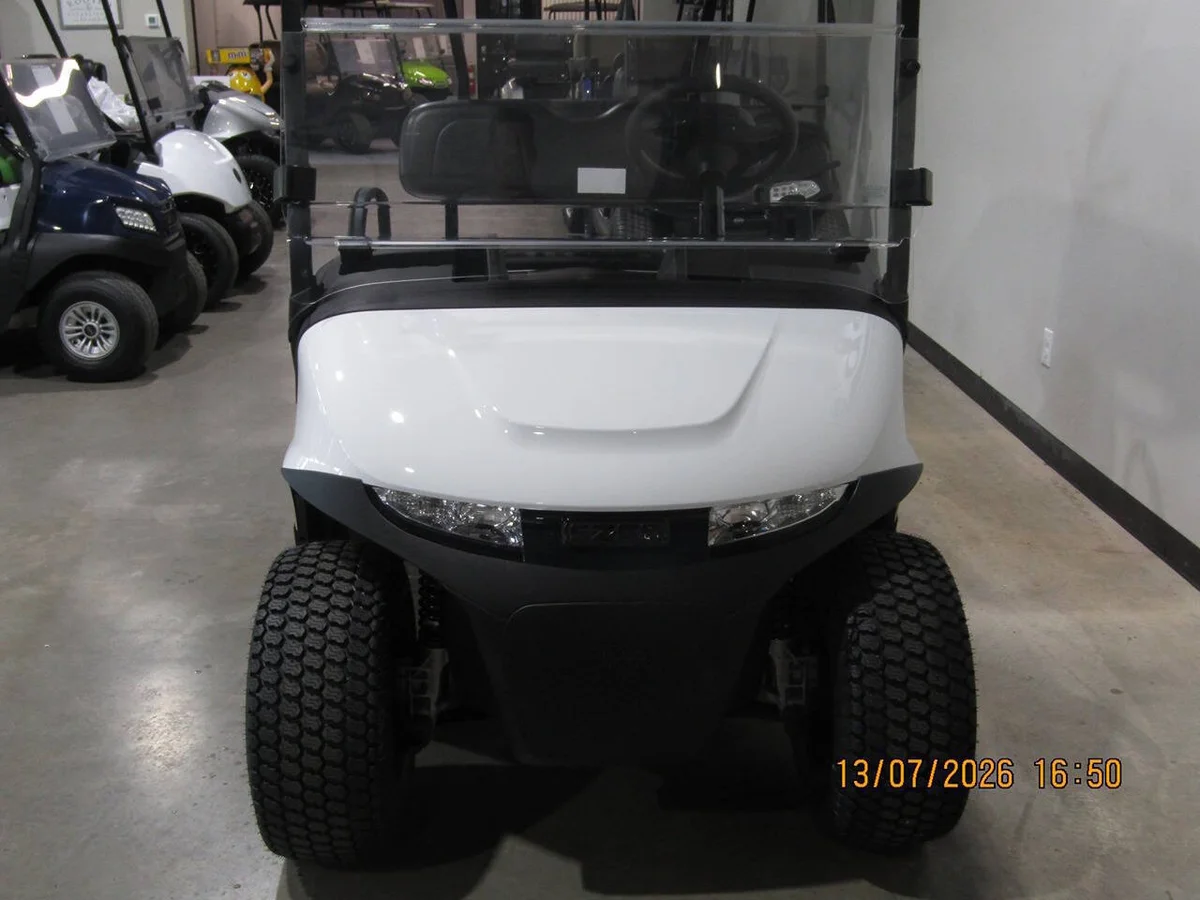 2027 E-Z-GO Valor Stock golf cart photo 3