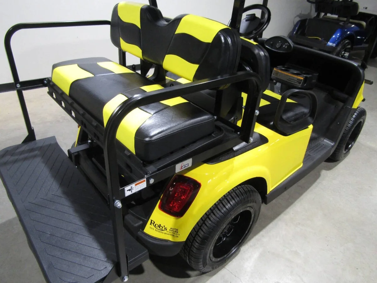 2019 E-Z-GO RXV Custom 4-Seater photo 7