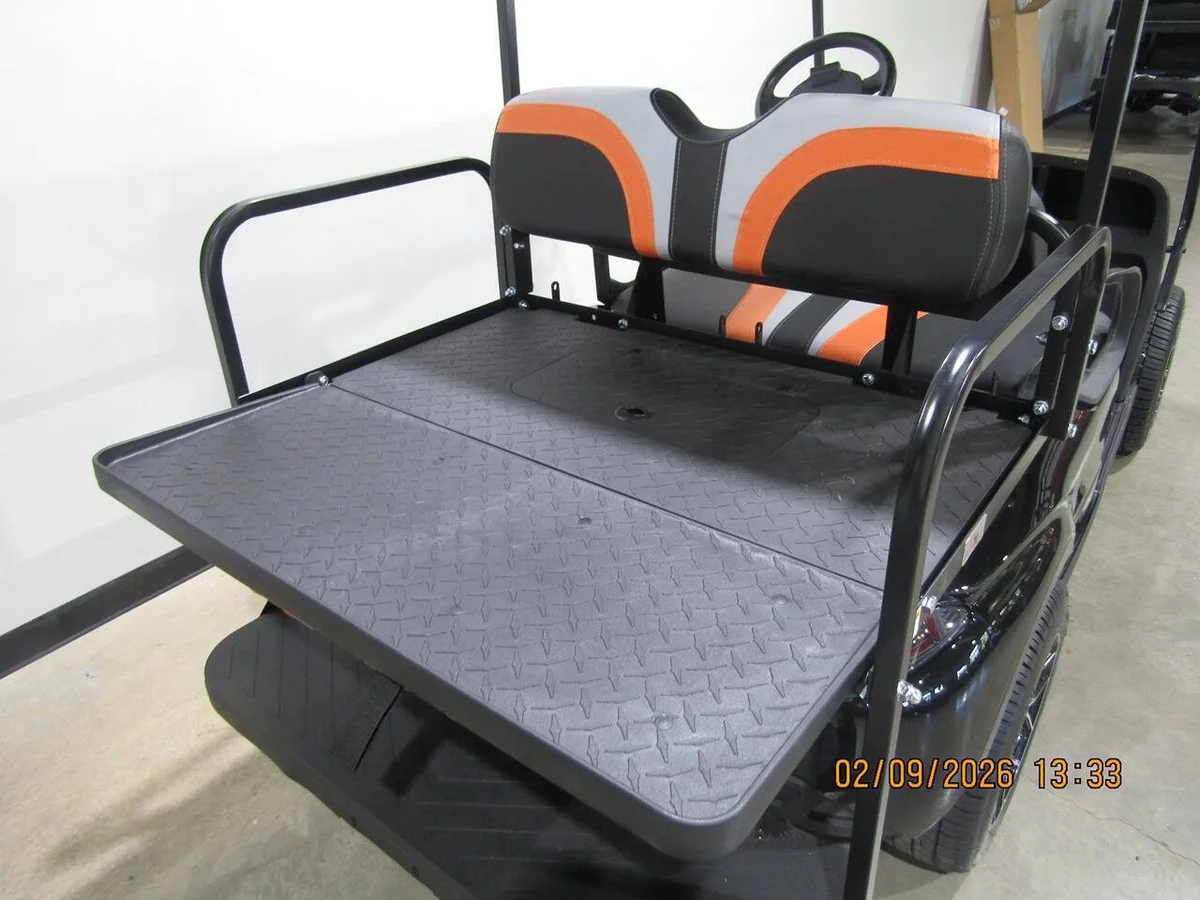 2020 E-Z-GO Storm Electric Custon 4-Seater golf cart photo 8