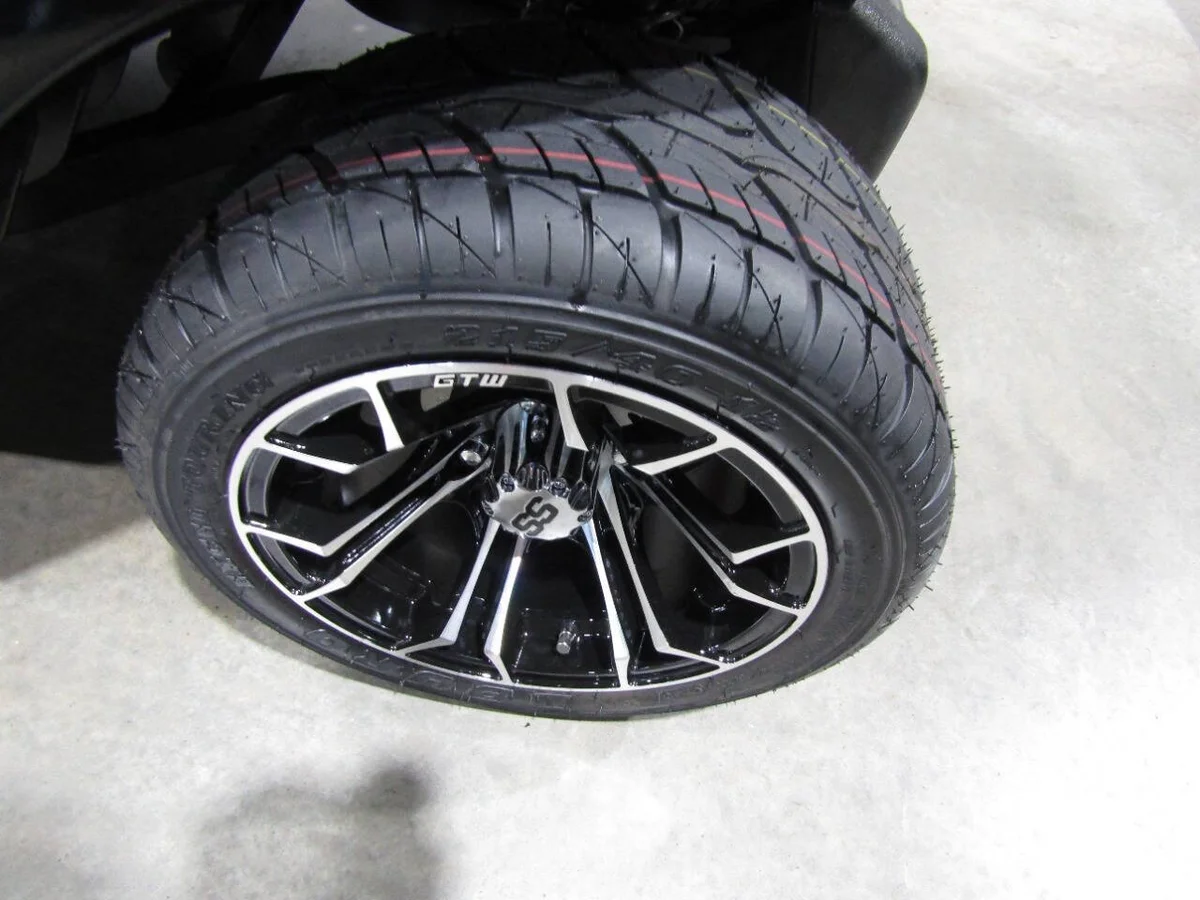 2022 Yamaha Drive Custom 4-Seater photo 11