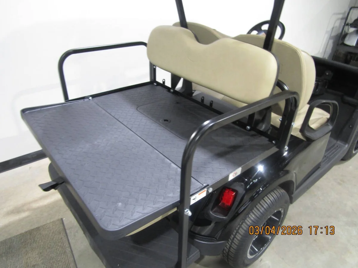 2020 E-Z-GO RXV Custom 4-Seater photo 8