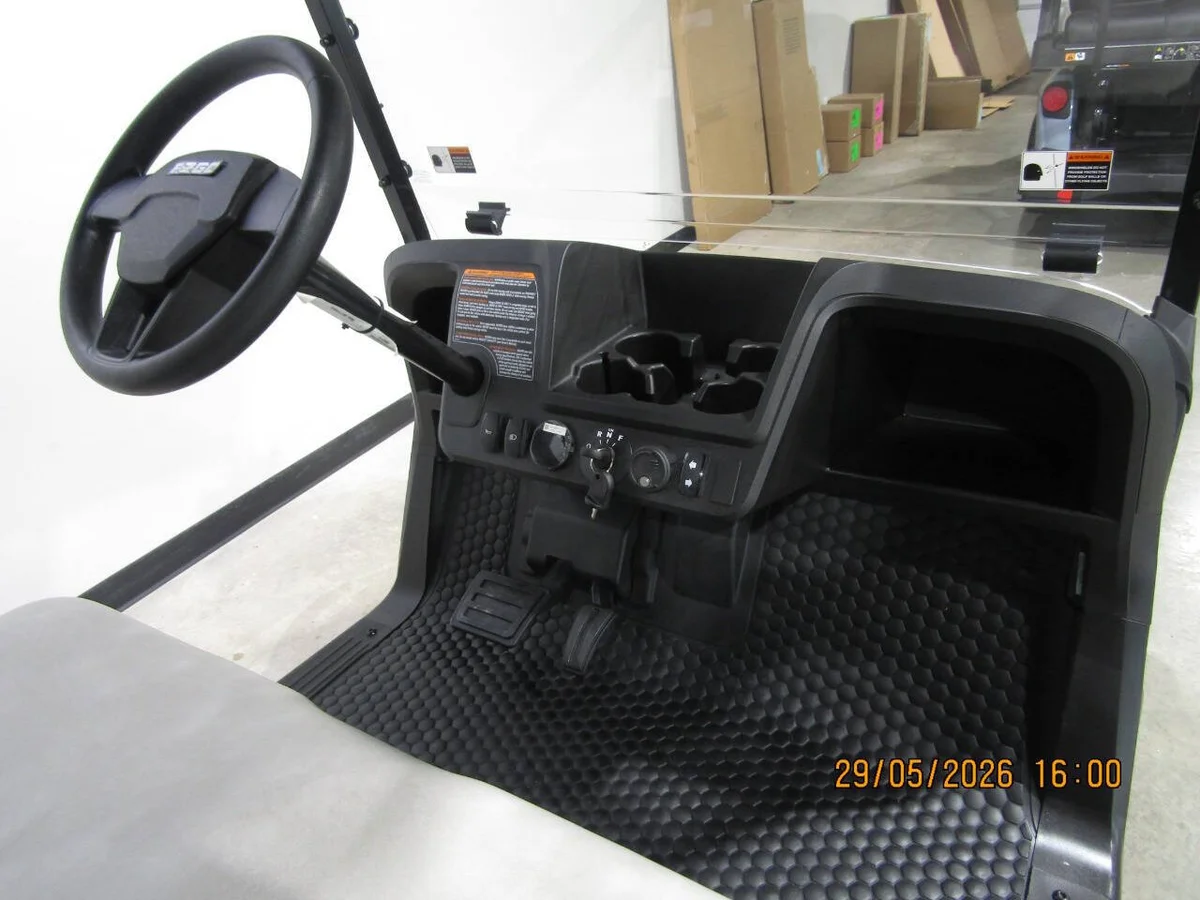 2026 E-Z-GO RXV Custom 4-Seater photo 9