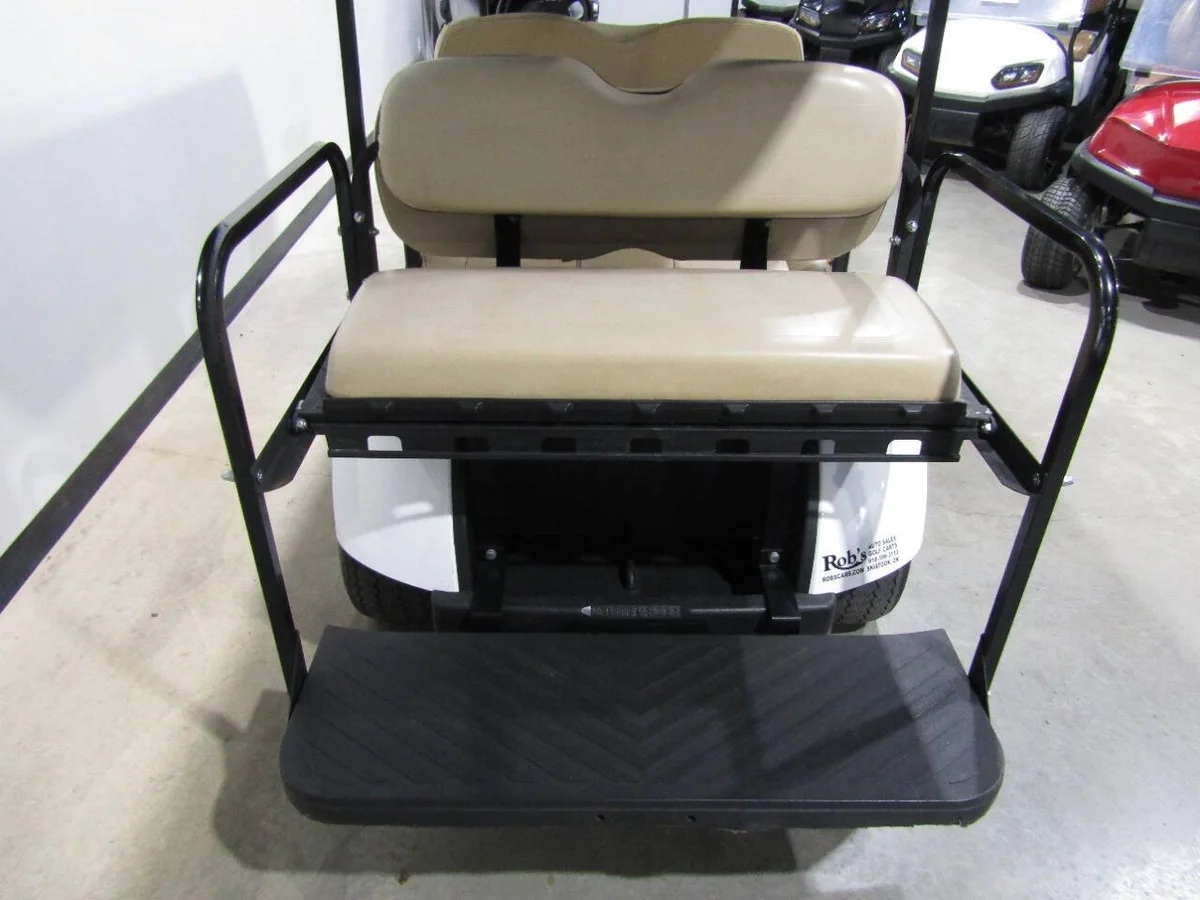 2020 E-Z-GO TXT 6-Seater photo 6