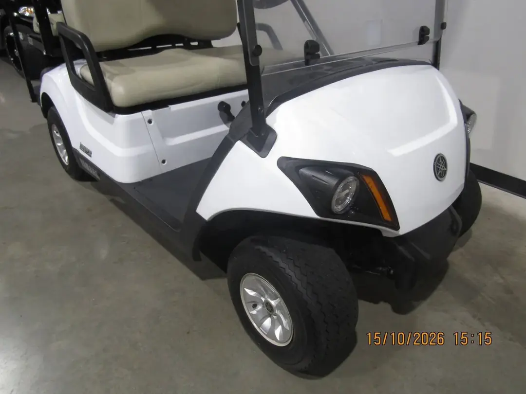 2022 Yamaha Drive Stock 4-seater  golf cart photo 2