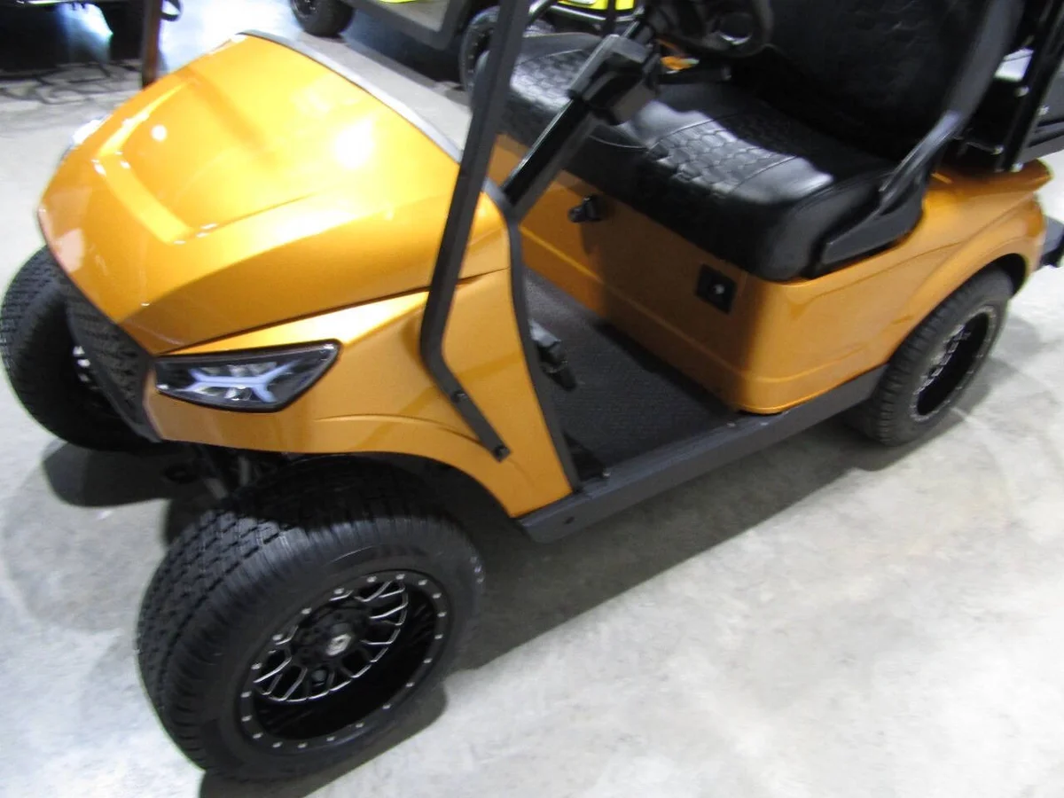 2020 E-Z-GO Storm Gas golf cart Custom 4-Seater photo 6
