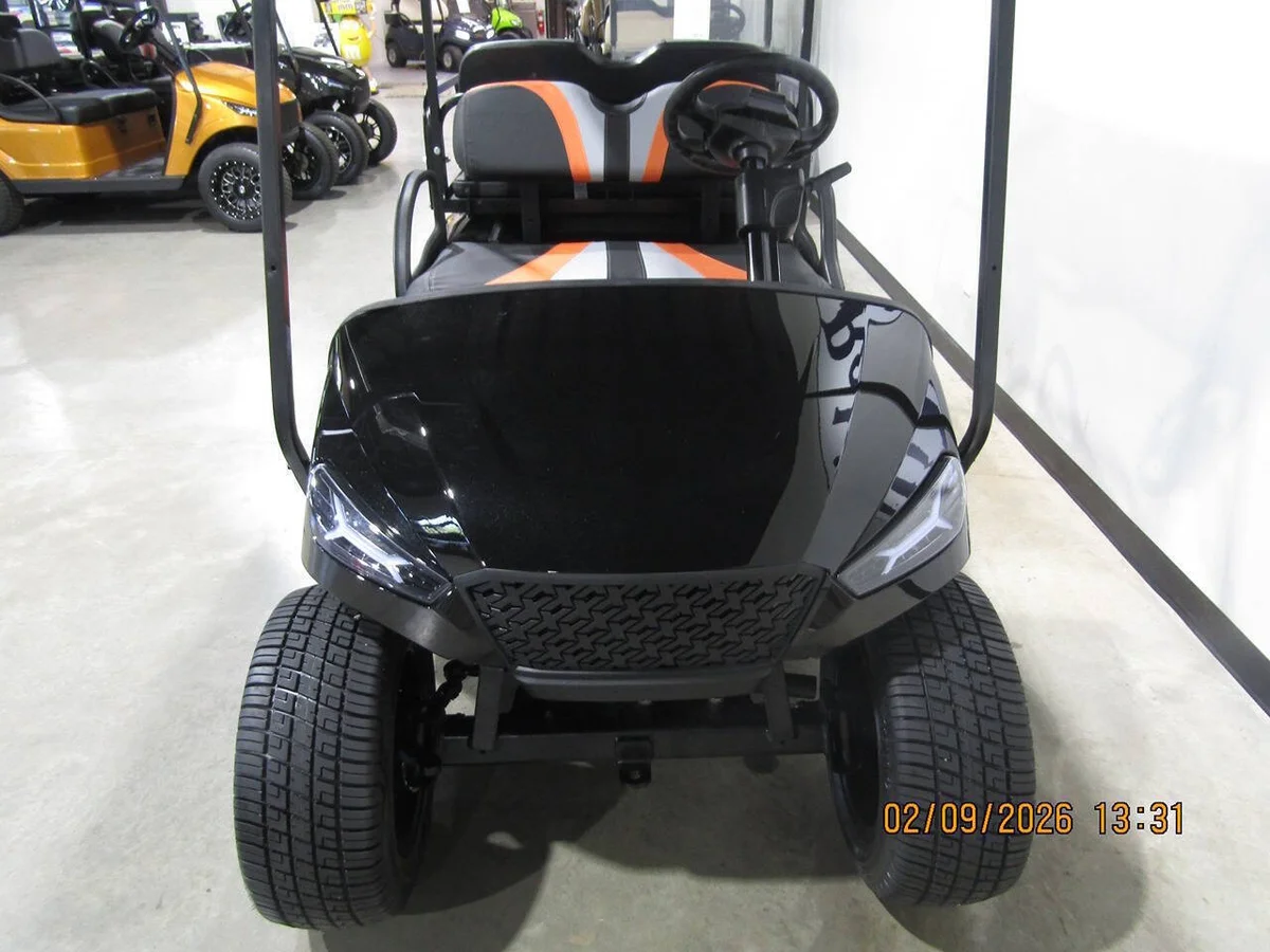 2020 E-Z-GO Storm Electric Custon 4-Seater golf cart photo 3
