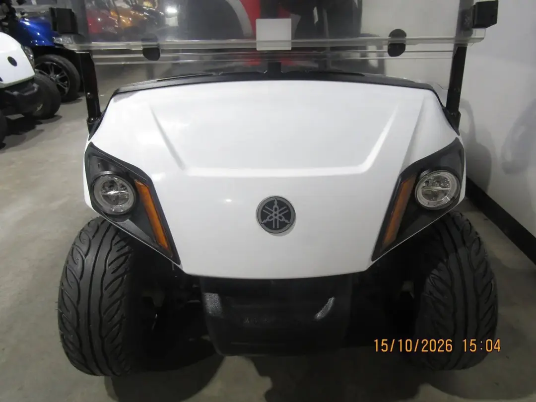 2022 Yamaha Drive Custom 4-Seater golf cart photo 4