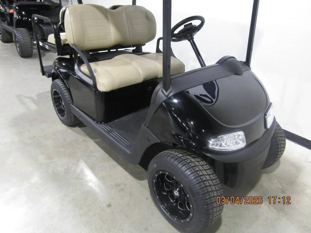 2020 E-Z-GO RXV Custom 4-Seater photo 2