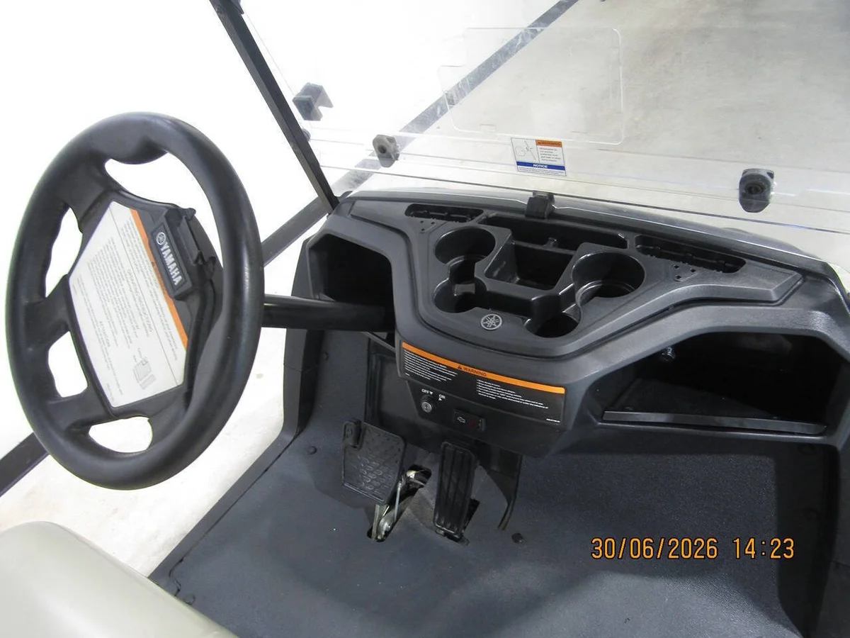 2022 Yamaha Drive Stock  golf cart photo 8
