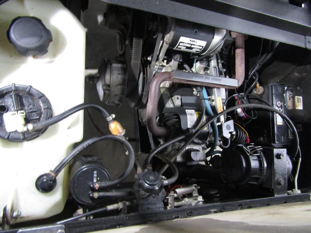 2020 E-Z-GO Storm Gas golf cart Custom photo 12