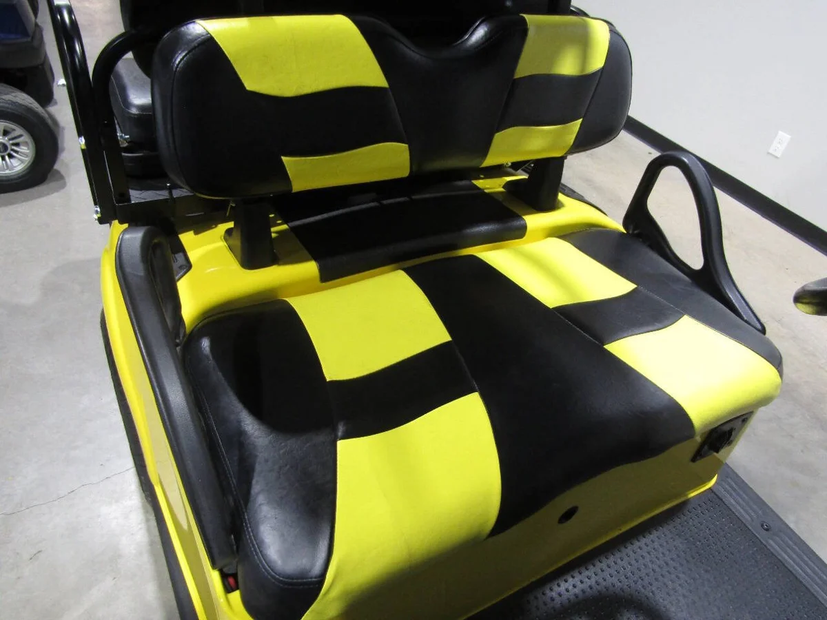 2019 E-Z-GO RXV Custom 4-Seater photo 9