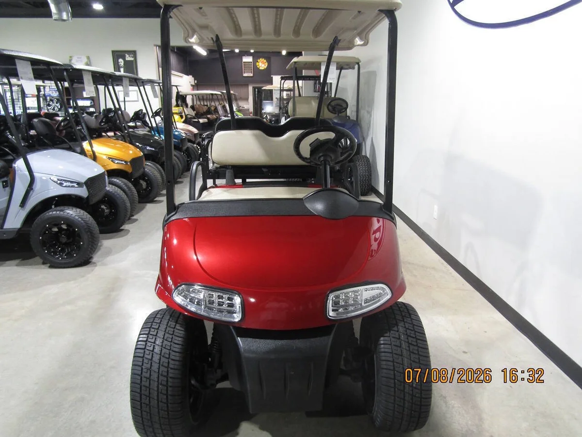 2018 E-Z-GO RXV Custon 4-Seater golf cart photo 3