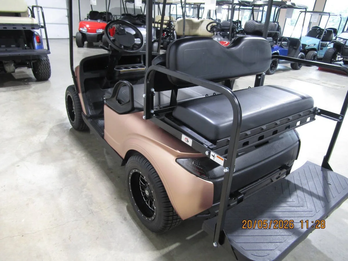 2020 E-Z-GO Storm Electric golf cart Custom 4-Seater photo 5