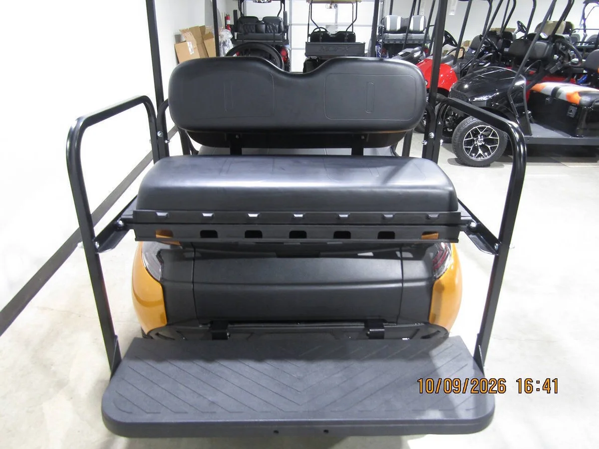 2020 E-Z-GO Storm Electric Custon 4-Seater golf cart photo 6