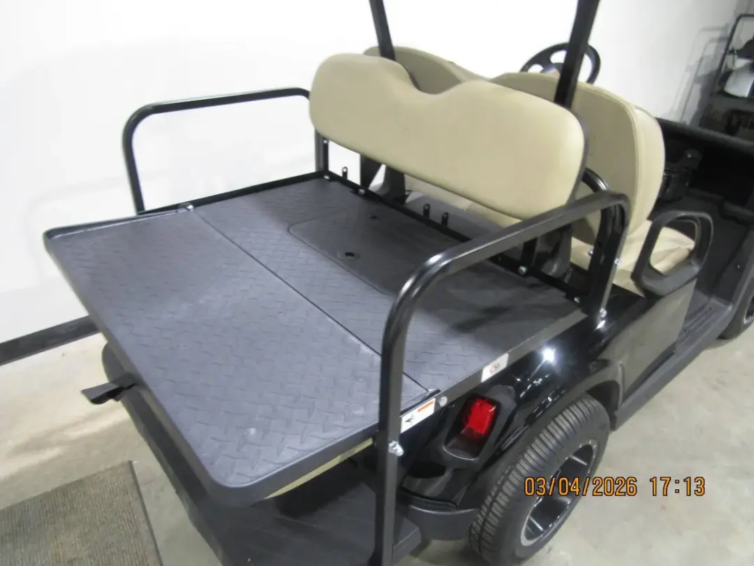 2020 E-Z-GO RXV Custom 4-Seater photo 8