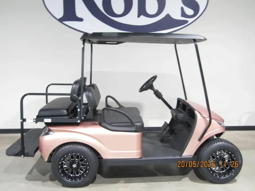 2020 E-Z-GO Storm Electric golf cart Custom 4-Seater photo 1