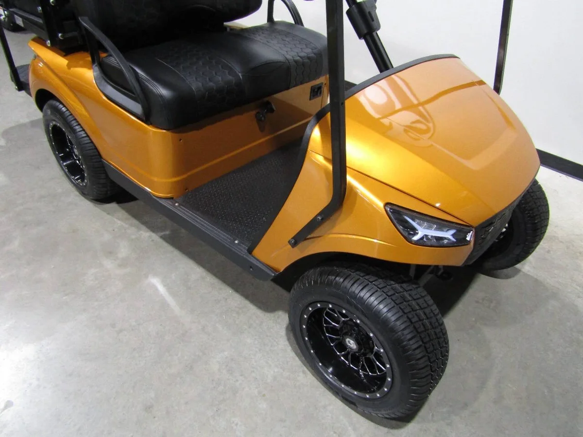 2020 E-Z-GO Storm Gas golf cart Custom 4-Seater photo 4