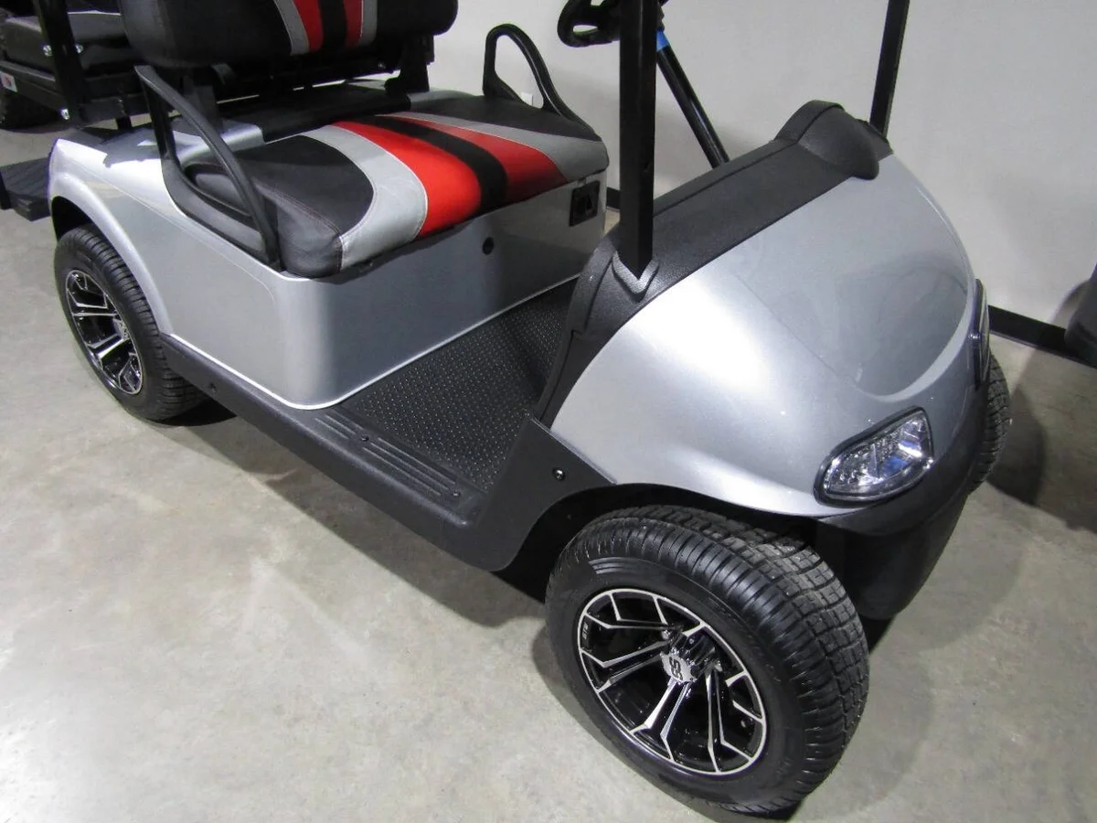 2019 E-Z-GO RXV Custom 4-Seater photo 2