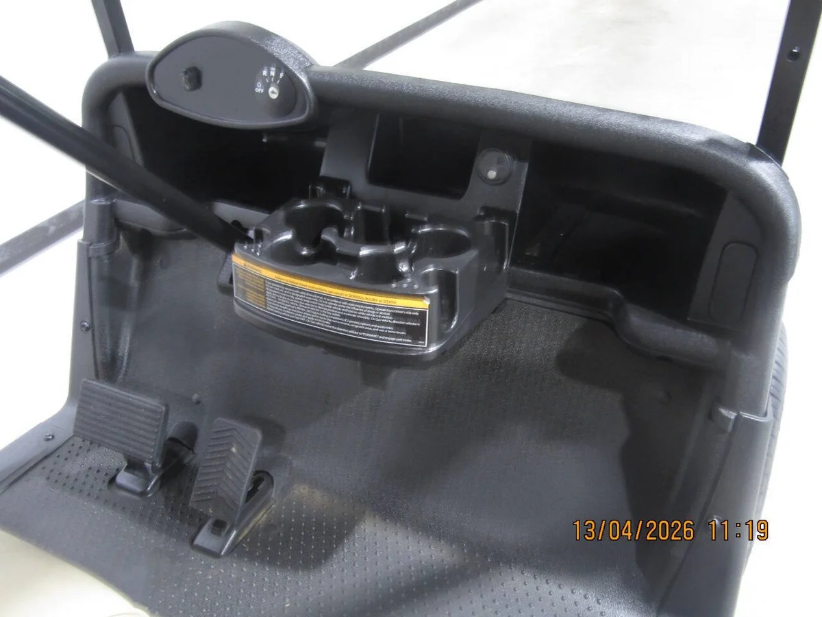 2020 E-Z-GO RXV Custom 4-Seater photo 9