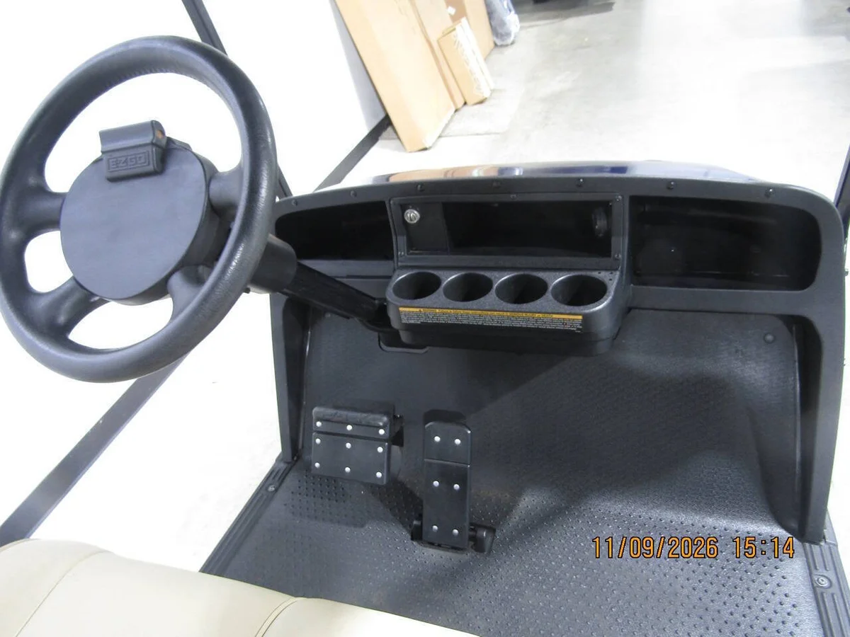2020 E-Z-GO Storm Electric Custon 4-Seater golf cart photo 11