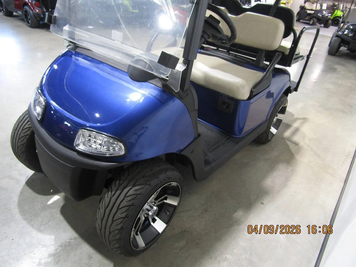 2018 E-Z-GO RXV Custon 2-Seater photo 6
