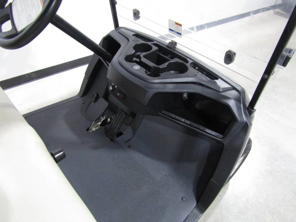 2022 Yamaha Drive Stock photo 11