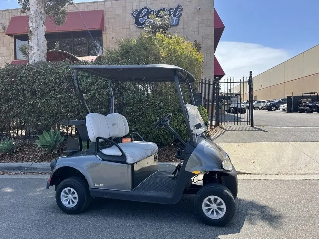 2022 E-Z-GO RXV photo 1