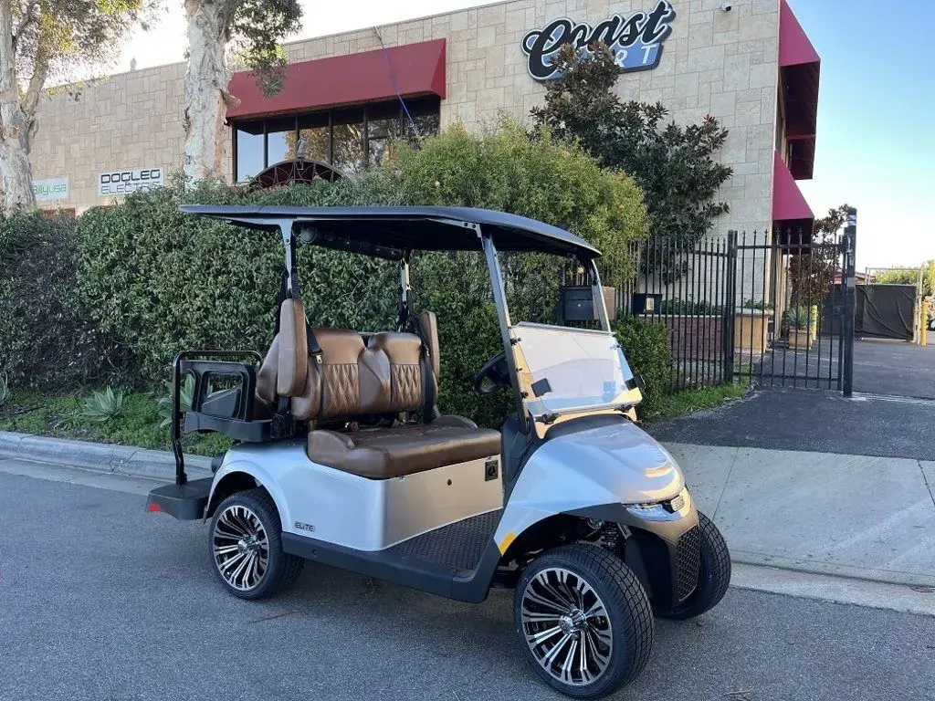 2026 E-Z-GO RXV ELiTE Lithium photo 1