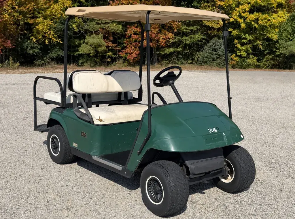 2002 E-Z-GO TXT photo 2