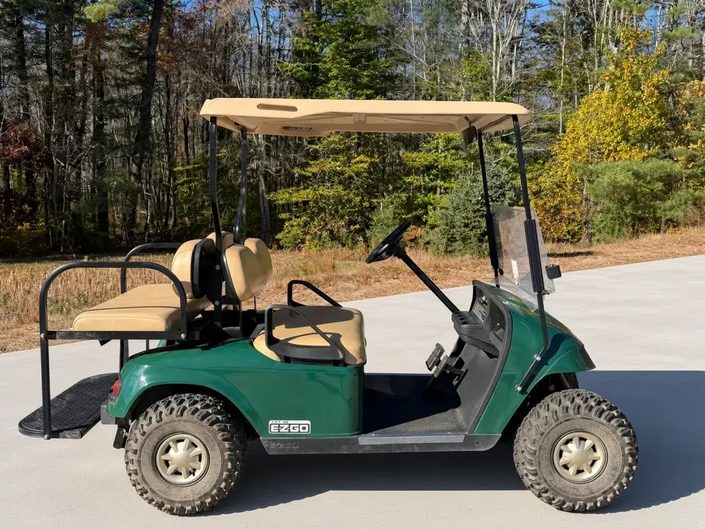 2011 E-Z-GO TXT photo 6