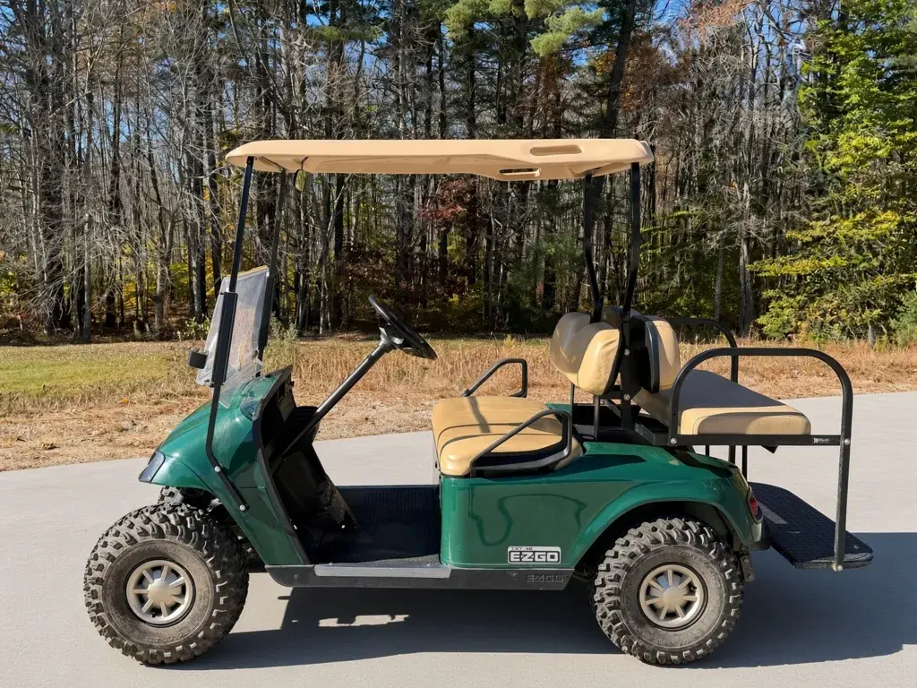 2011 E-Z-GO TXT photo 3