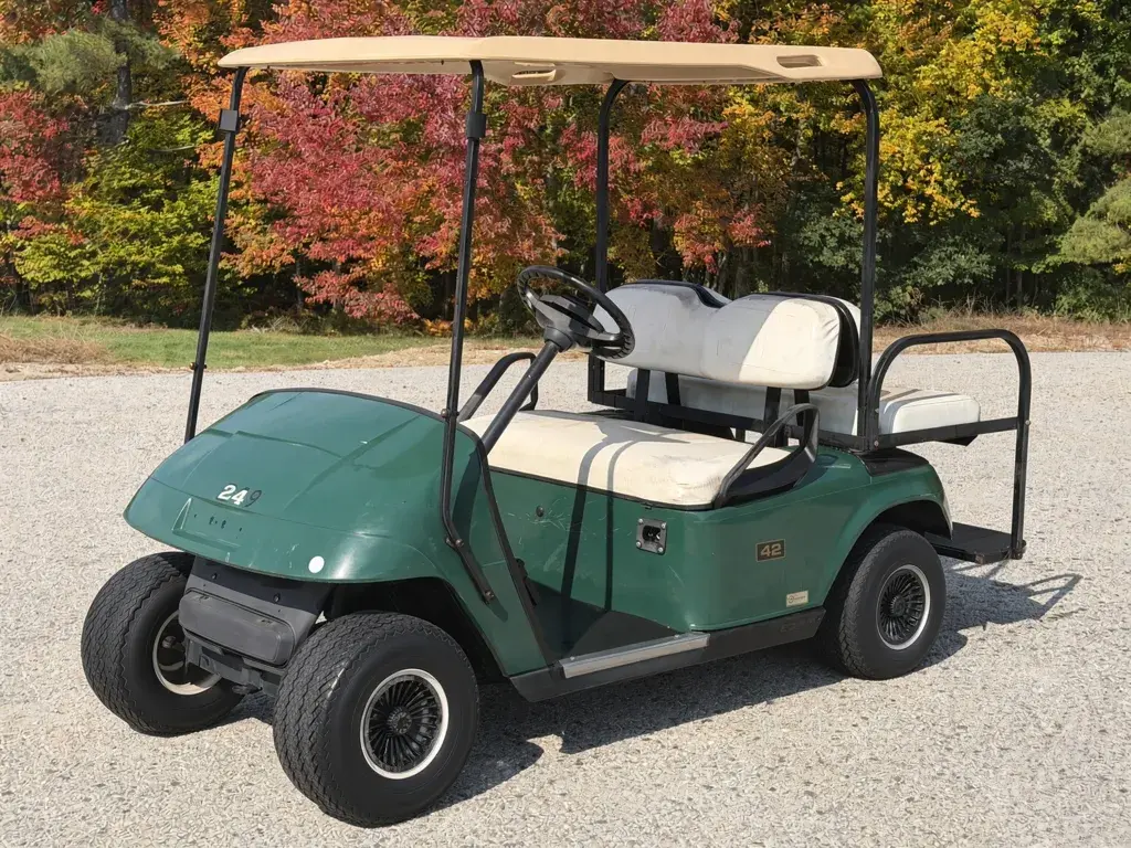 2002 E-Z-GO TXT photo 1
