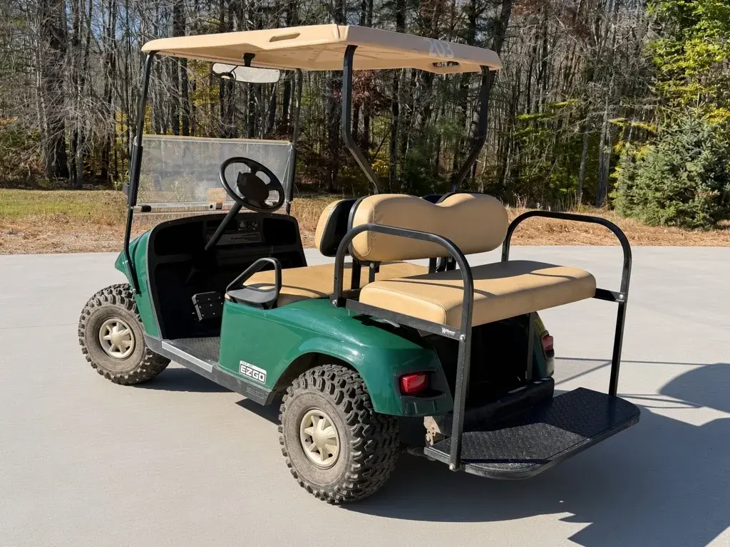 2011 E-Z-GO TXT photo 4
