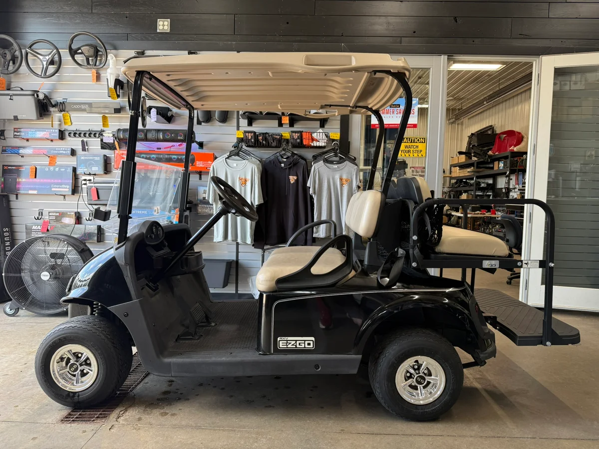 2018 E-Z-GO RXV Base photo 3