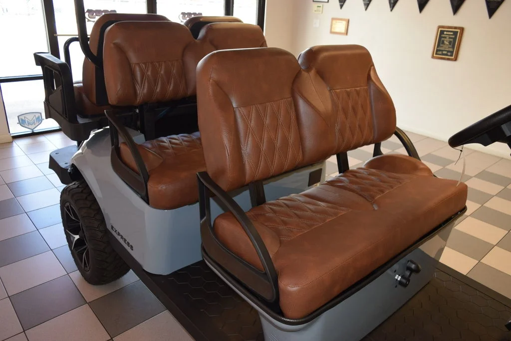 2027 E-Z-GO Express photo 5
