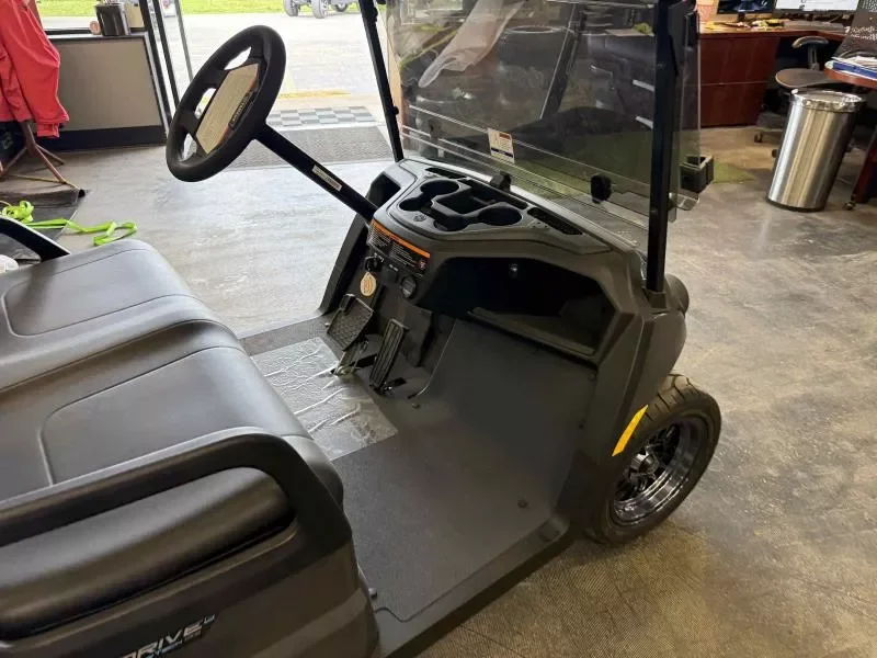 2025 Yamaha Golf Cars Drive 2 A/C Electric photo 11