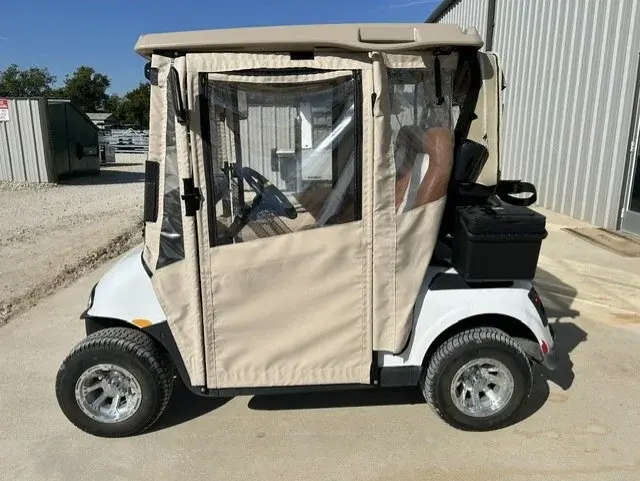 2018 E-Z-GO RXV photo 2