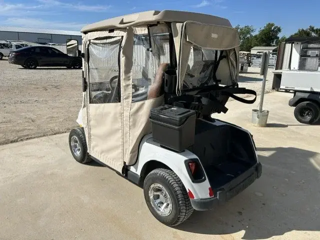 2018 E-Z-GO RXV photo 3