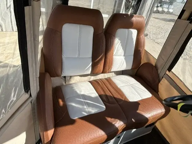 2018 E-Z-GO RXV photo 7