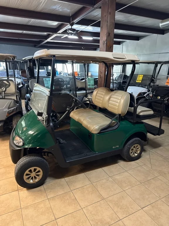 2023 E-Z-GO RXV photo 2