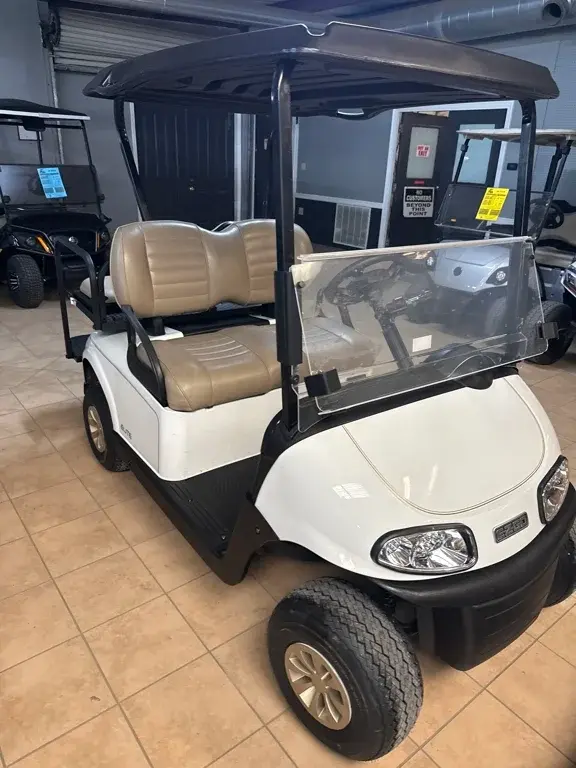 2023 E-Z-GO RXV photo 1