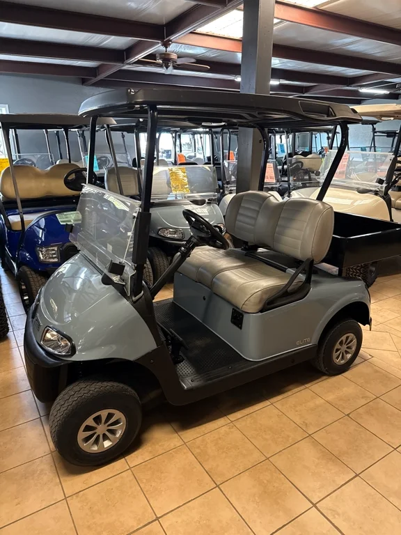 2022 E-Z-GO RXV photo 2