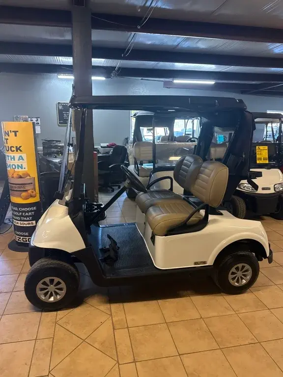 2020 E-Z-GO RXV photo 2