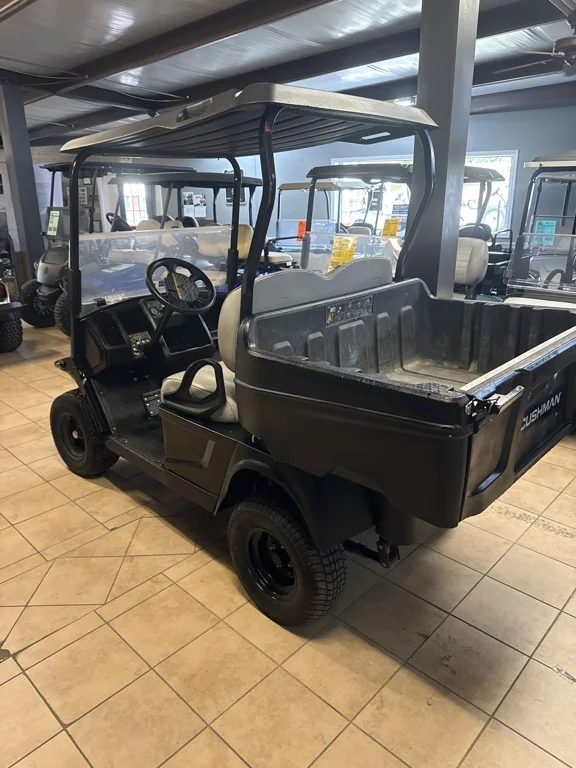 2023 E-Z-GO CUSHMAN HAULER 800X photo 3