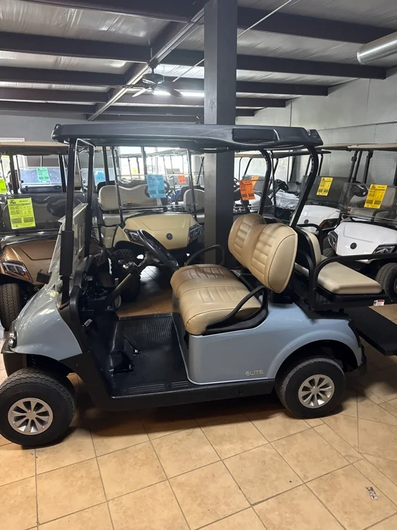 2022 E-Z-GO RXV photo 2