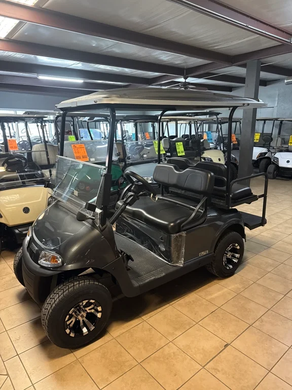 2021 E-Z-GO RXV photo 2